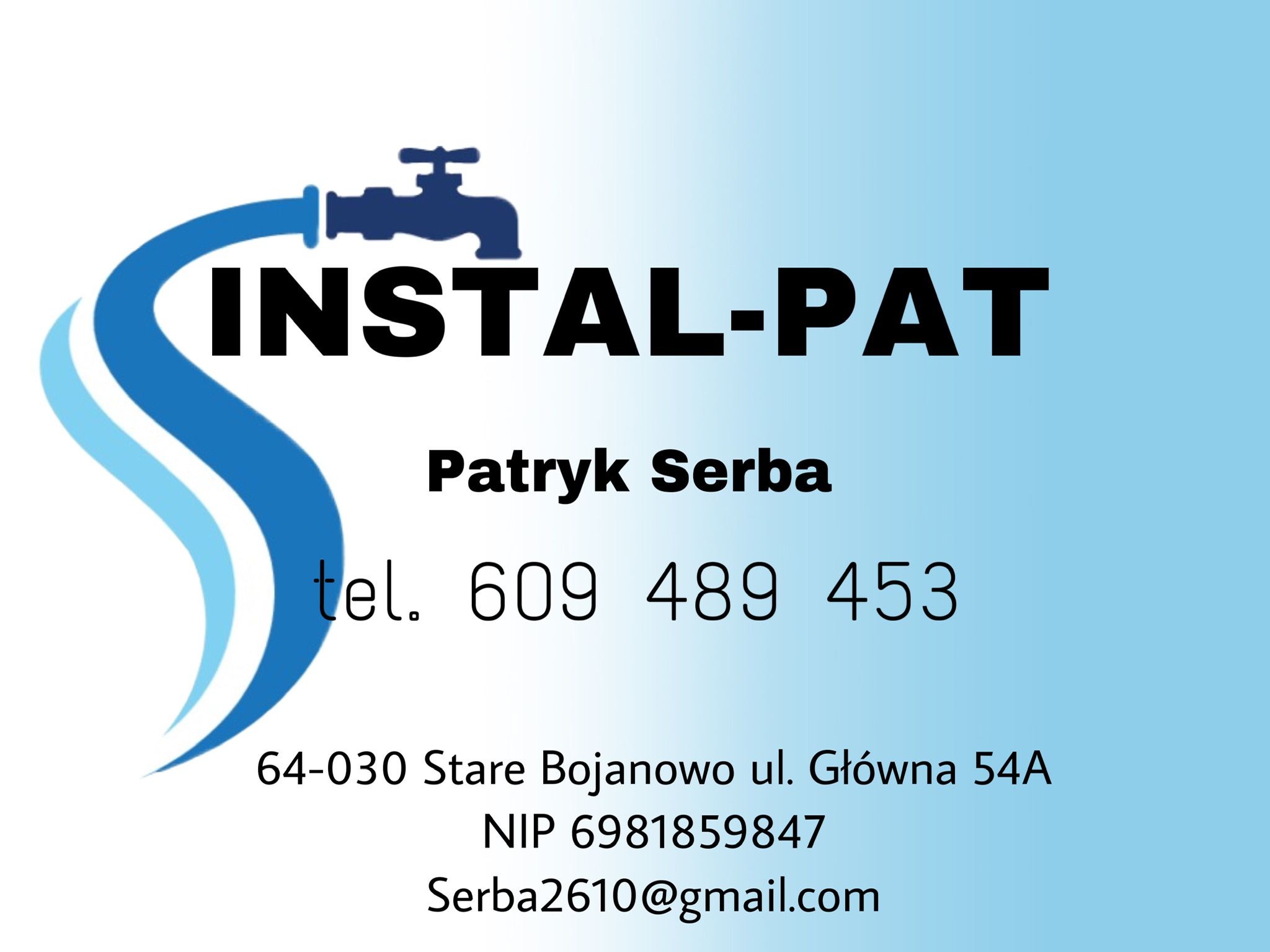 Wizytówka firmy INSTAL-PAT Patryk Serba z adresem, numerem telefonu i adresem email. Logo firmy z kranem i stylizowanymi falami. Błękitne tło.