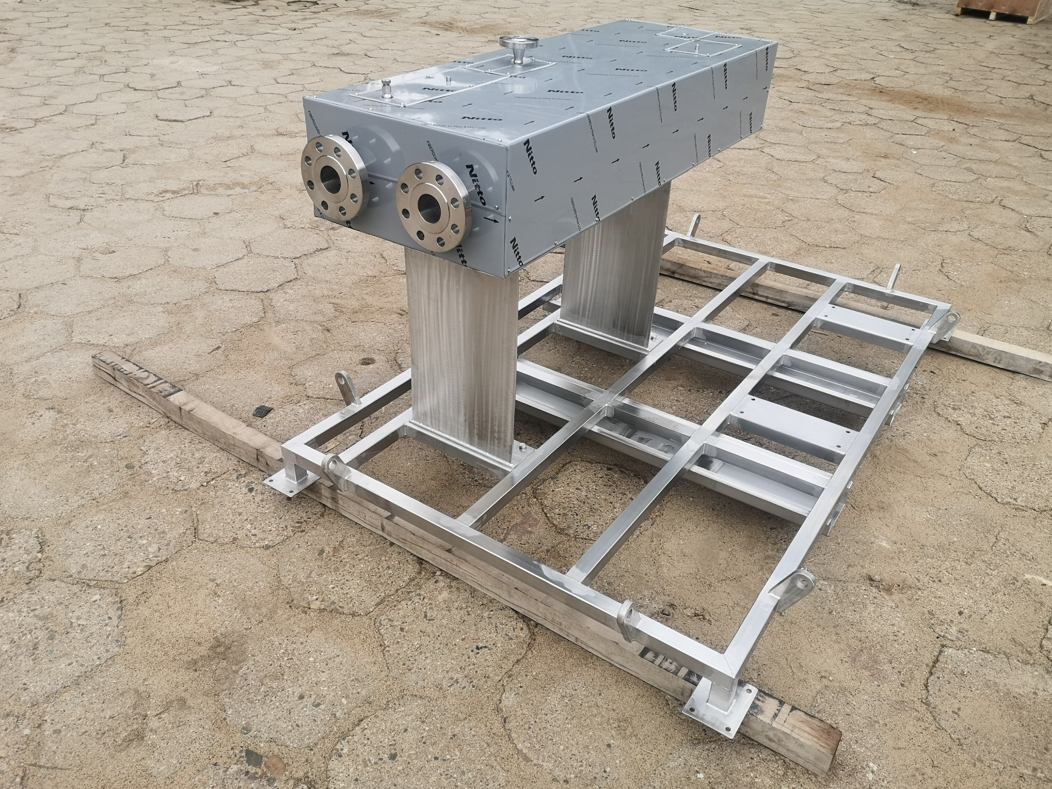 Zbiornik ciśnieniowy plus konstrukcja nierdzewna