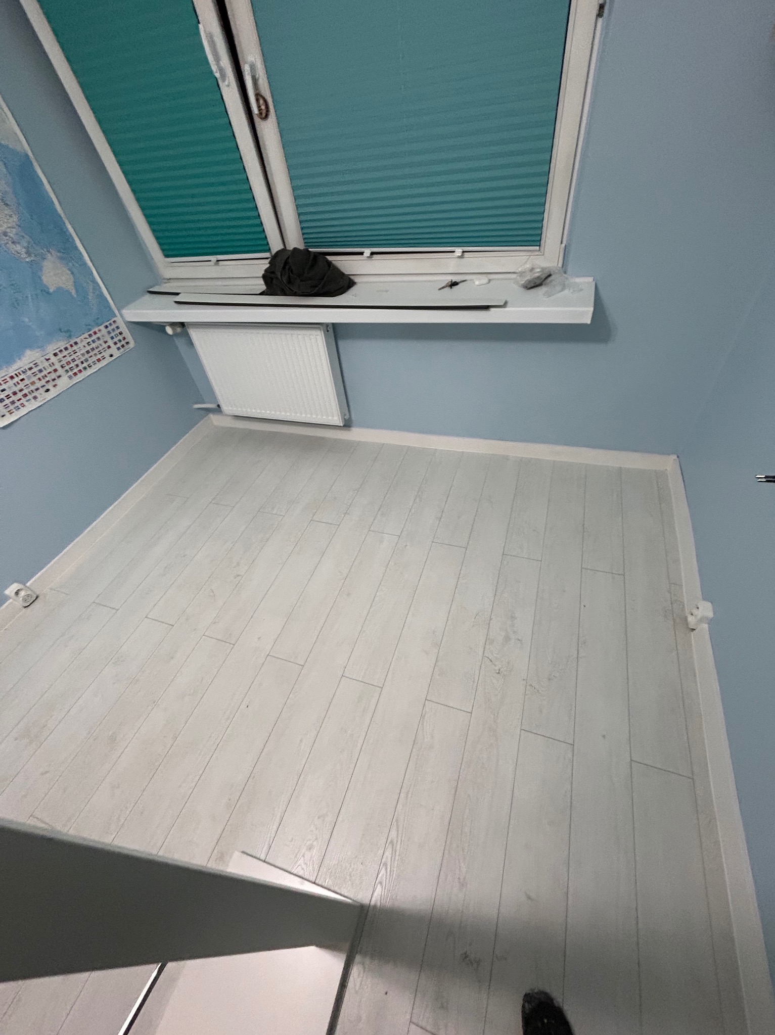 Montaż paneli laminowanych i montaż listew