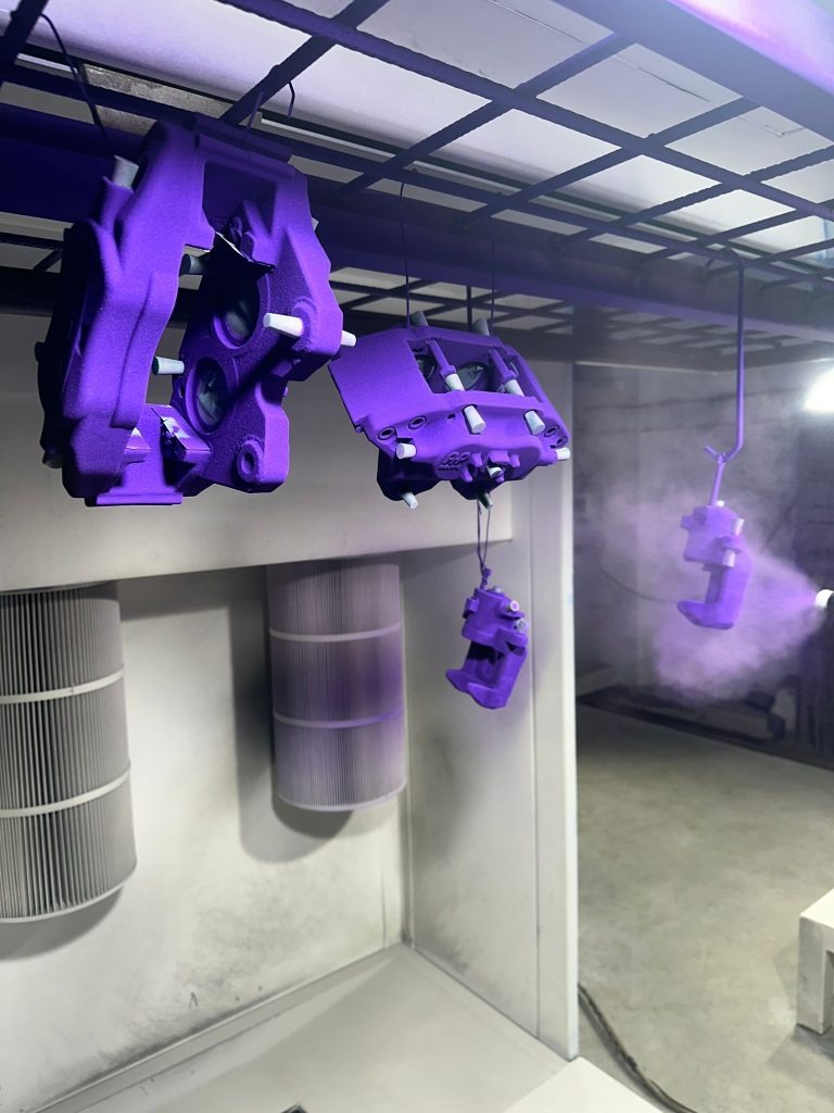 lakierowanie zacisków samochodowych