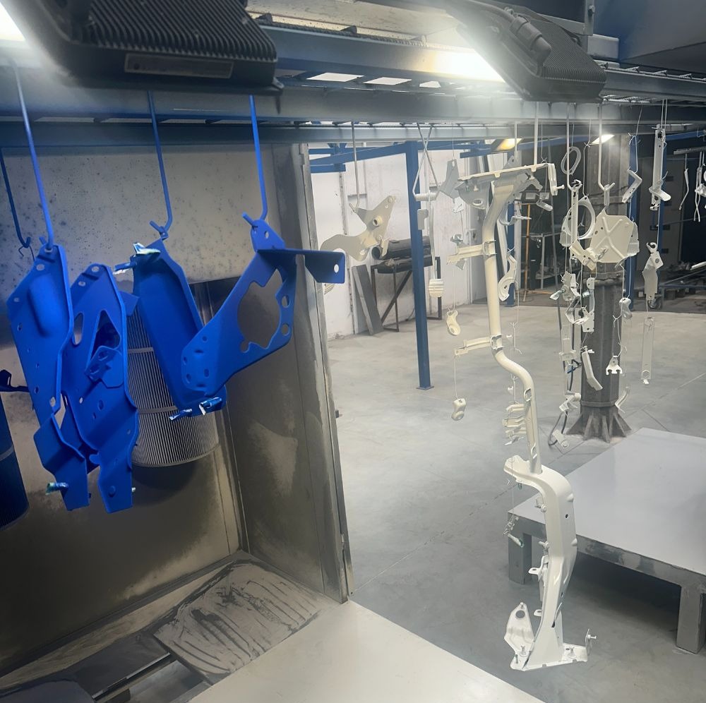 Malowanie proszkowe zawieszenia samochodowego i belek