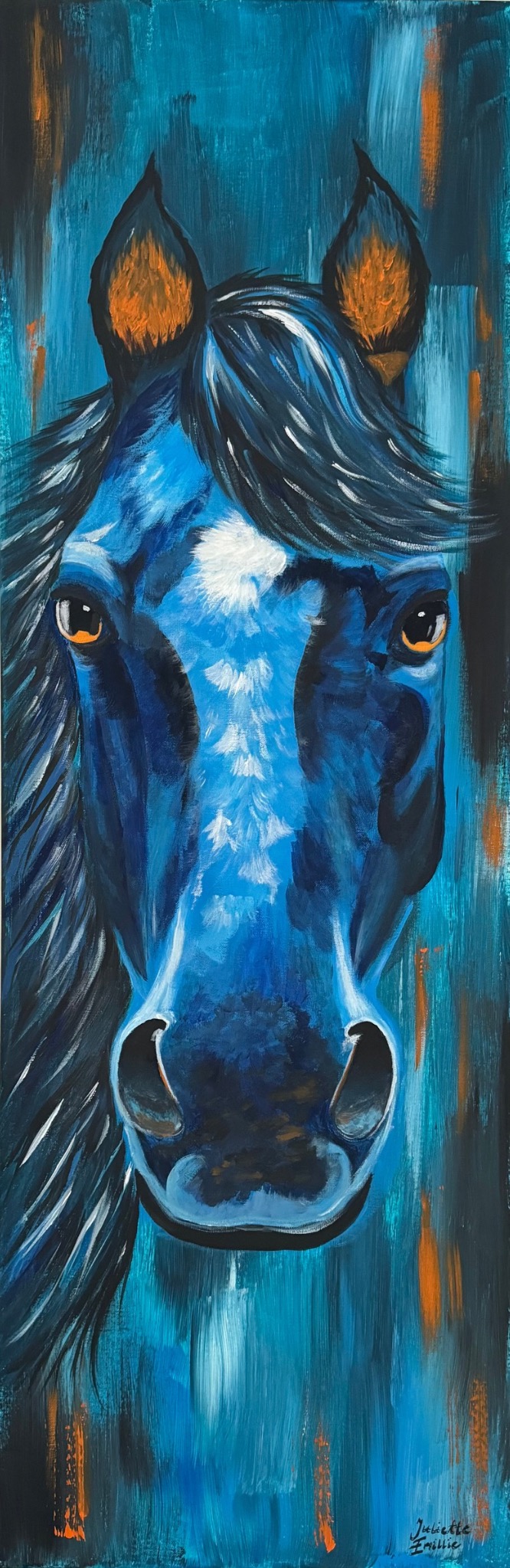 Portret konia w odcieniach błękitu i pomarańczy, namalowany ekspresyjnymi pociągnięciami pędzla na pionowym płótnie. Widoczne detale: oczy, grzywa i uszy.