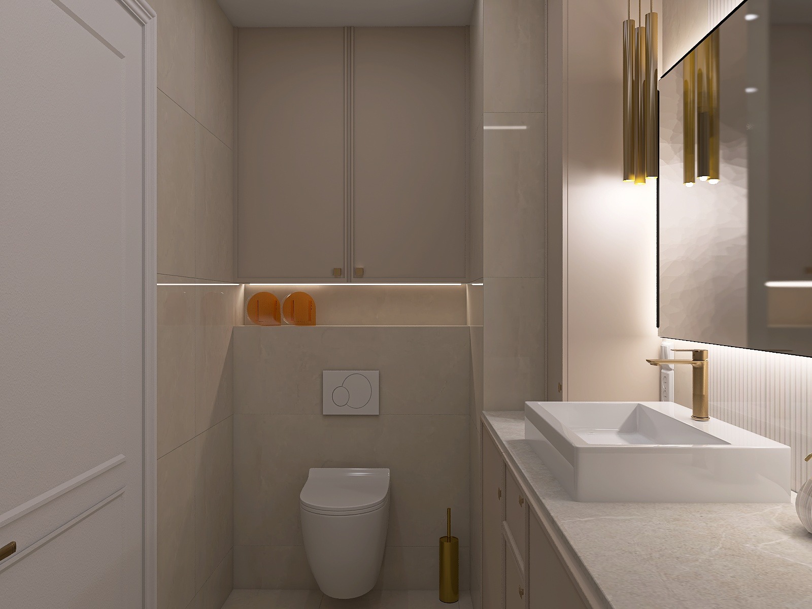 Beżowa łazienka z podświetlanymi szafkami, toaletą i umywalką. Złote akcenty w postaci baterii i lamp. Dwa pomarańczowe elementy dekoracyjne pod szafkami.
