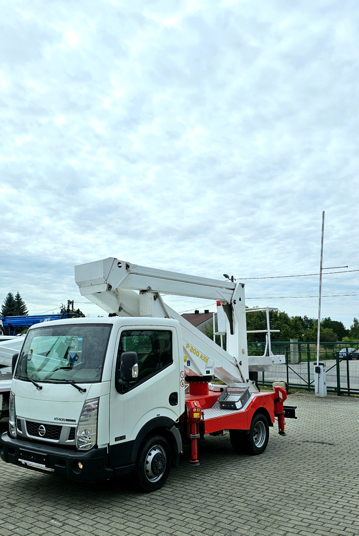 Podnosnik koszowy 20 metrów roboczych