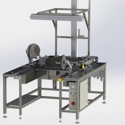 Ultra Solutions - Szczegółowy model 3D maszyny przemysłowej z elementami automatyki, widoczny panel sterowania i system transportu. Precyzyjna wizualizacja inżynieryjna.