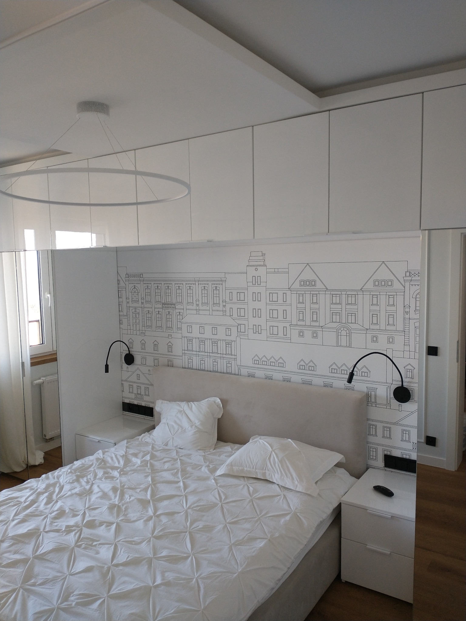 Tapetowanie, Montaż sufitów podwieszanych o nietypowych konstrukcjach