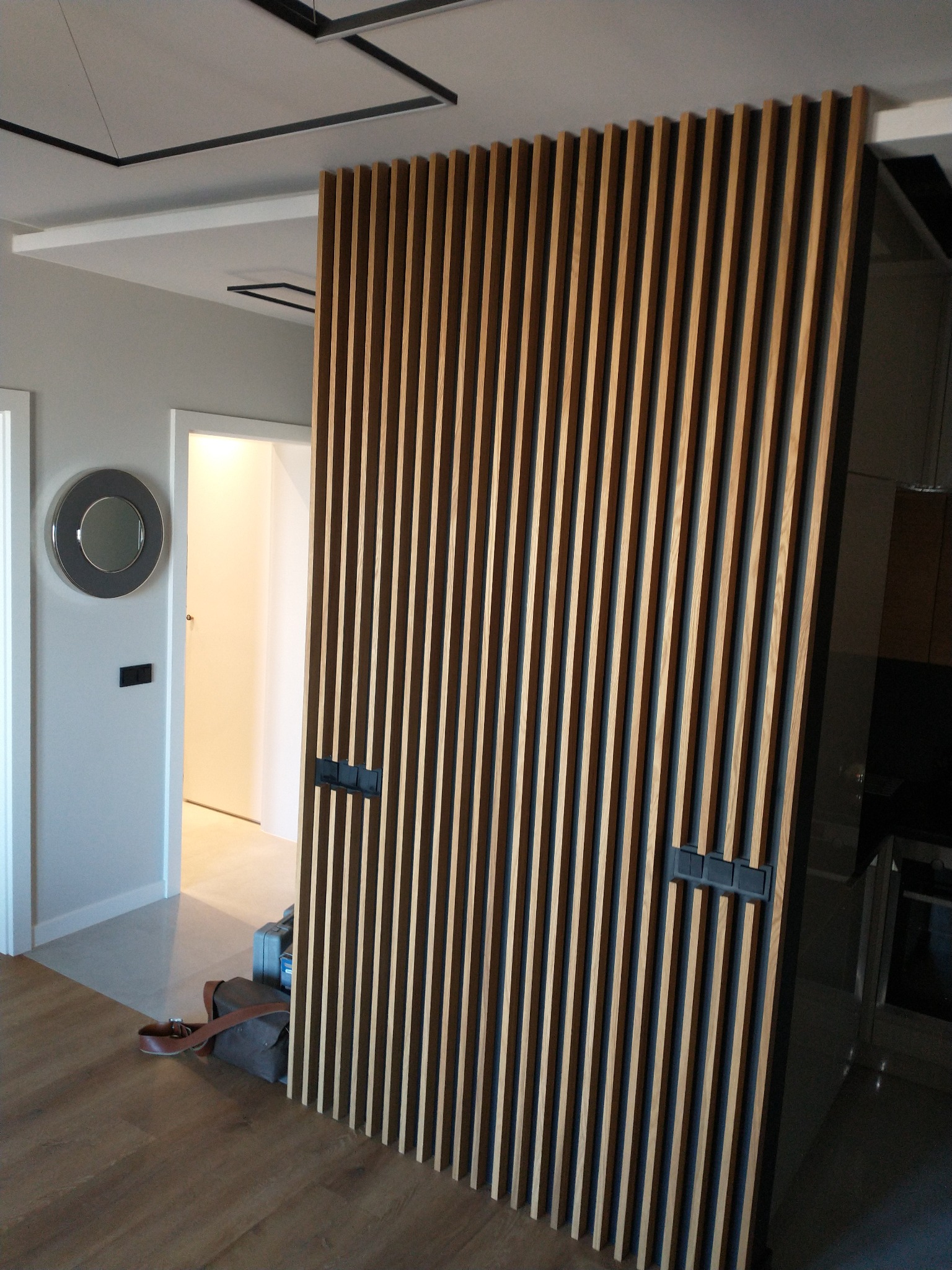 Montaż lameli ściennych