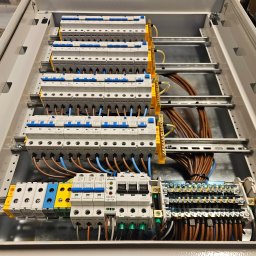 ELEKTRYK Z DOŚWIADCZENIEM – BEZPIECZEŃSTWO I PEWNOŚĆ W KAŻDYM GNIAZDKU