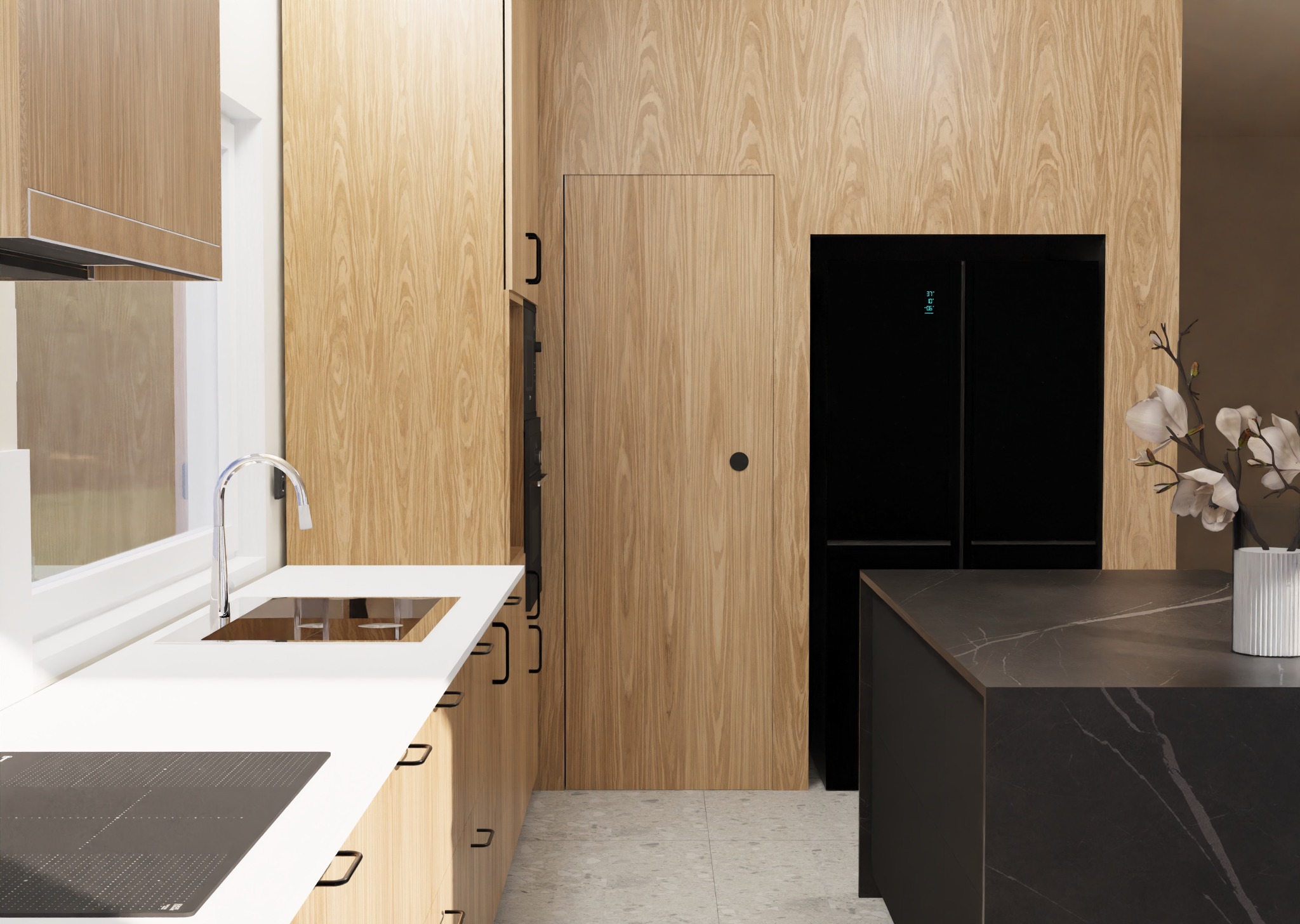 Nowoczesna kuchnia z drewnianymi frontami, białym blatem i wyspą z ciemnego marmuru. W tle czarna lodówka i ukryte drzwi. Minimalistyczny design, jasne wnętrze.