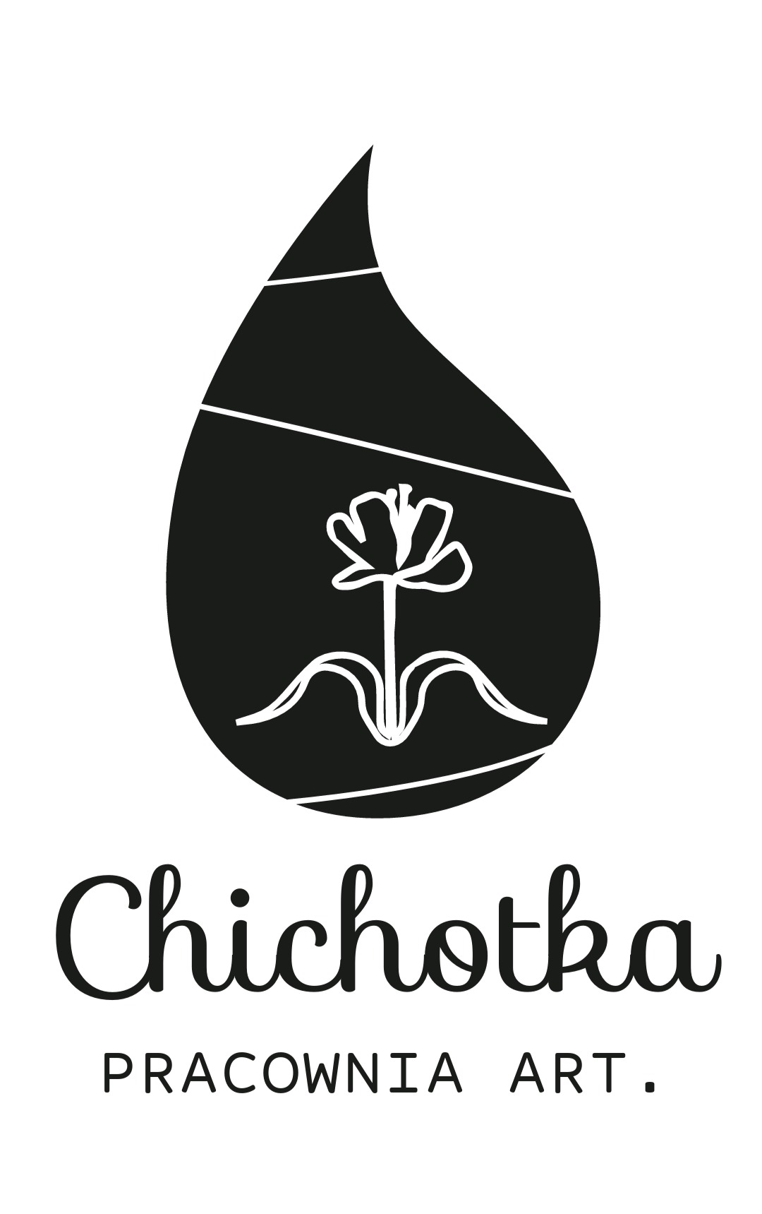 Czarno-białe logo 'Chichotka PRACOWNIA ART.' z motywem kropli i stylizowanym kwiatem. Minimalistyczny design, wyraźny font, artystyczny charakter.