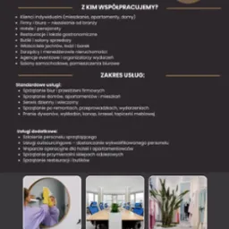 Okrągłe lustro, w którym odbija się kobieta w fioletowej bluzce i żółtych rękawicach, czyszcząca szkło. Usługa sprzątania w mieszkaniu.