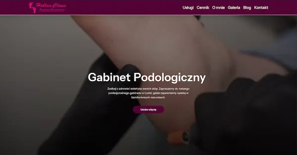 Strona gabinetu podologicznego Hallux.Clinic z tekstem 'Gabinet Podologiczny' i przyciskiem 'Umów wizytę'. Widoczne menu i fragment stopy w trakcie zabiegu.
