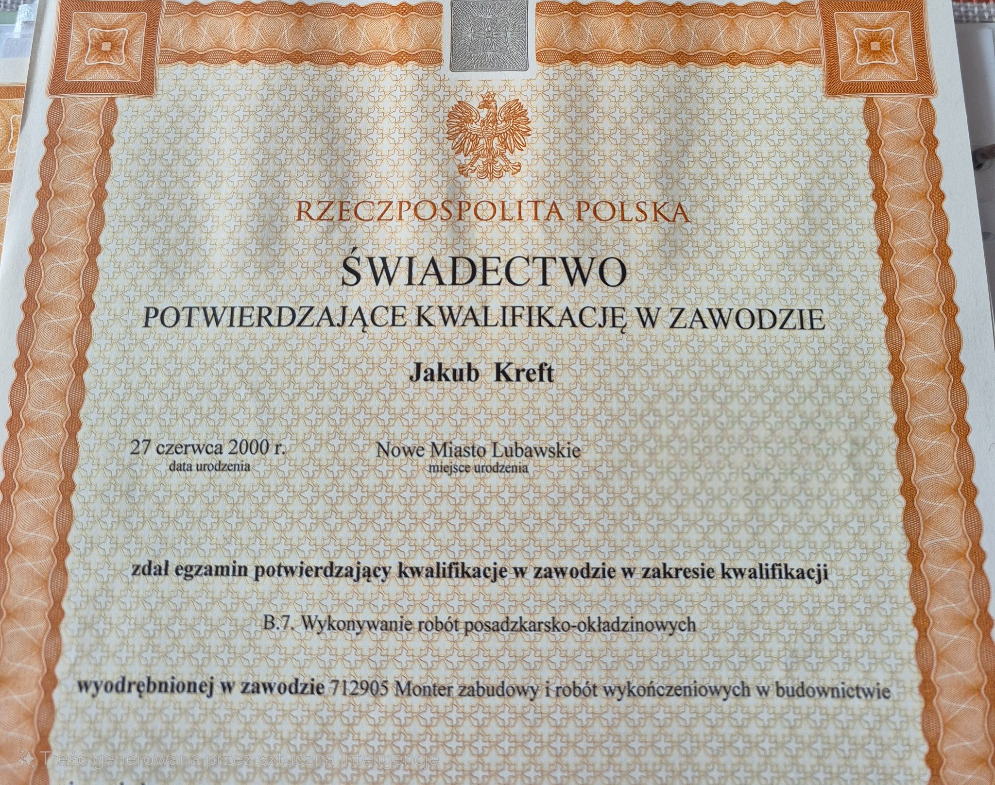 Świadectwo potwierdzające kwalifikacje w zawodzie montera zabudowy i robót wykończeniowych w budownictwie, wydane na nazwisko Jakub Kreft.