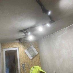 Eryk Kozak - Montaż szyny oświetleniowej