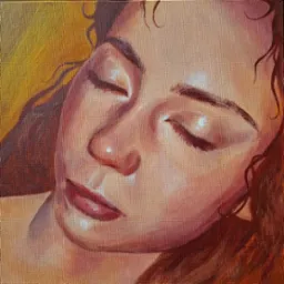 Portret śpiącej kobiety, malowany farbami olejnymi na płótnie, z ciepłym, żółto-pomarańczowym tłem i widoczną fakturą pędzla. Delikatne światło podkreśla rysy twarzy.