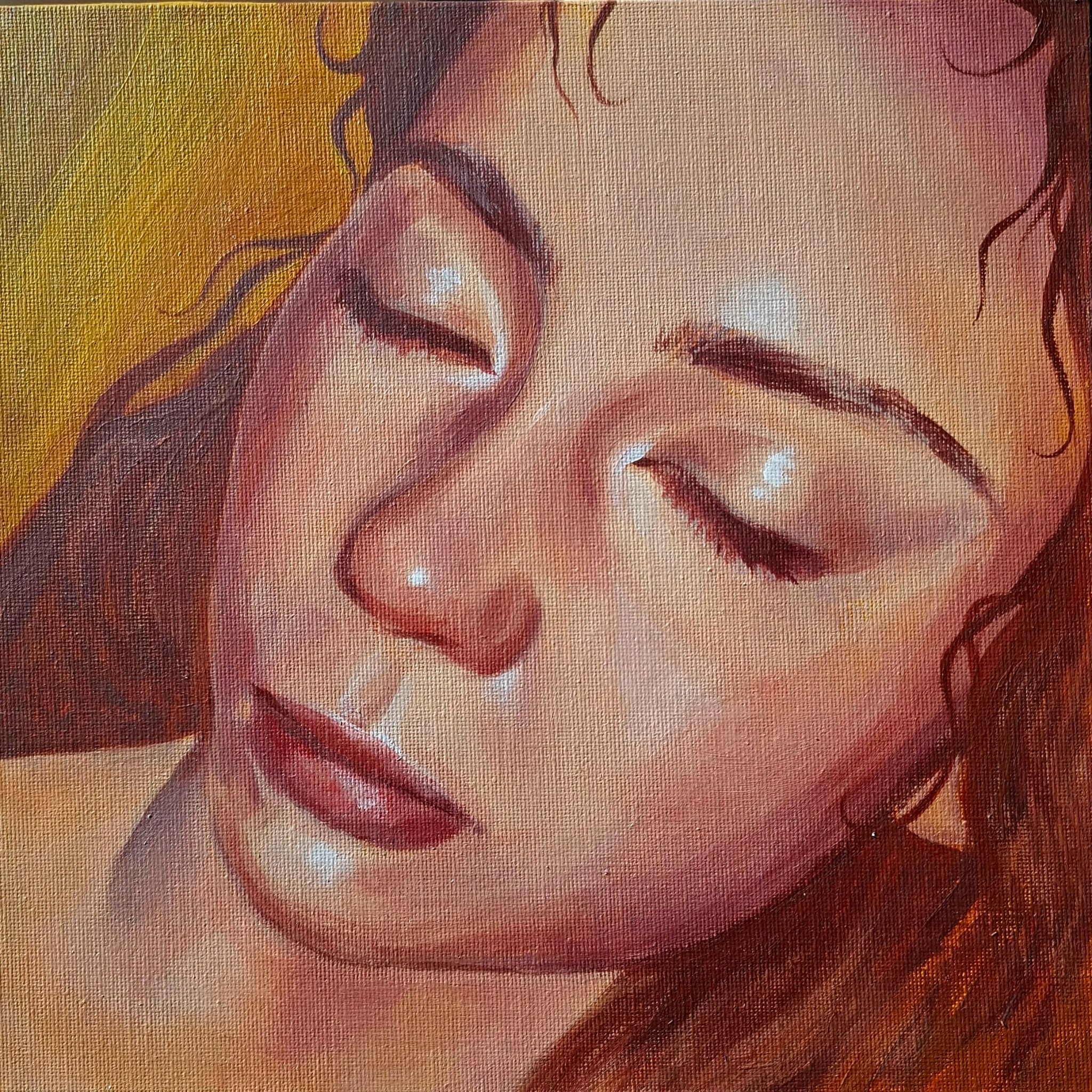 Portret śpiącej kobiety, malowany farbami olejnymi na płótnie, z ciepłym, żółto-pomarańczowym tłem i widoczną fakturą pędzla. Delikatne światło podkreśla rysy twarzy.