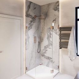 Your Hub Sp. z o.o. - Elegancka kabina prysznicowa wykończona marmurem z delikatnym oświetleniem LED i dużym oknem doświetlającym wnętrze.