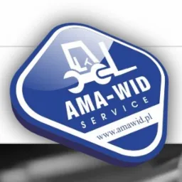 Błyszczące logo AMA-WID Service w niebieskiej ramce, z grafiką koparki i klucza francuskiego, oraz adresem strony www.amawid.pl.