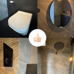 NBbud - Nowoczesna łazienka: WC z czarną zabudową, lustro w okrągłej ramie, geometryczne płytki i deszczownica za szklaną ścianką. Stylowe oświetlenie i czarne akcenty.