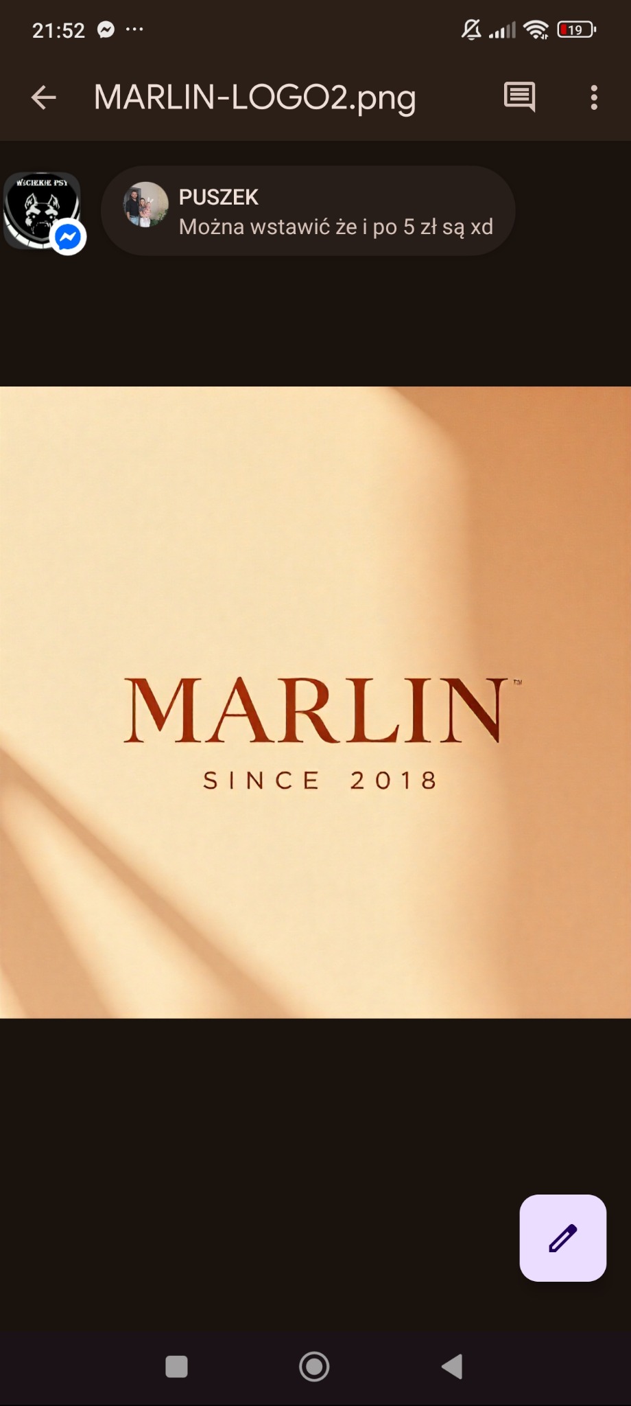 Logo firmy MARLIN z napisem 'SINCE 2018' na beżowym tle z subtelnym cieniem. Minimalistyczny design, elegancki font, ciepła kolorystyka.