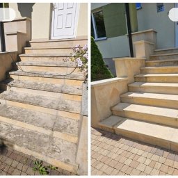 Allgarden Usługi Ogrodnicze Piotr Serwin - Schody wejściowe z kamienia: widok przed i po czyszczeniu. Po lewej zabrudzone, po prawej czyste, z nową kostką brukową. Dom z numerem 26 w tle.