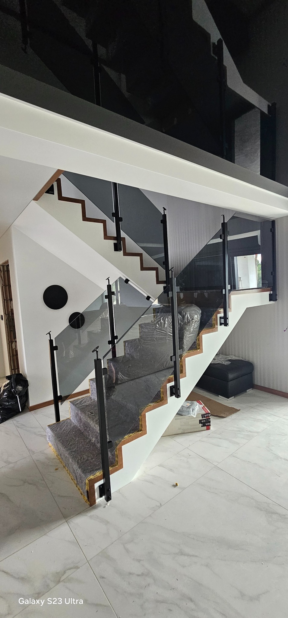 Balustrada nierdzewna malowana proszkowo montaz do boku że szkłem podwójny grafit