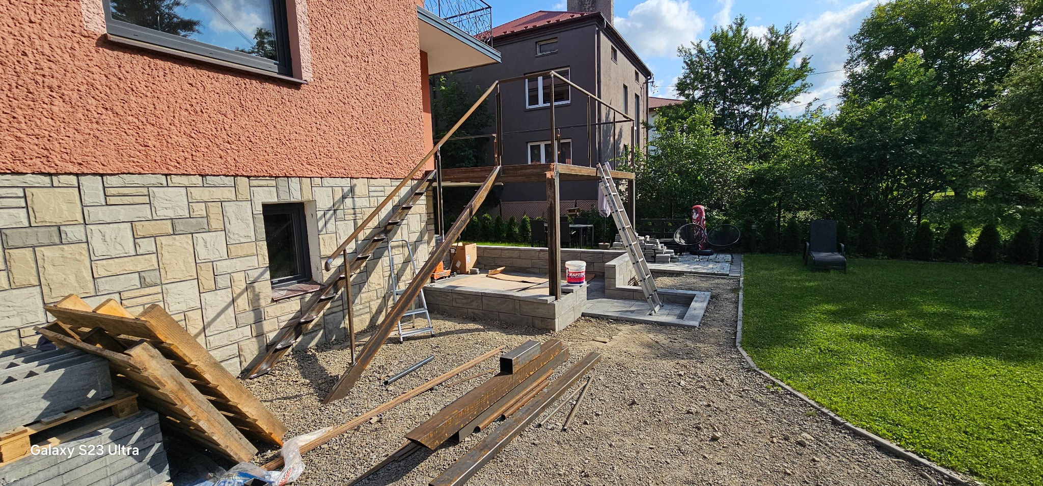 Konstrukcja tarasu wraz z zejściem stal czarna