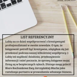 Referencje biura rachunkowego MK2 Katarzyny Chilińskiej z Śremu, 18.04.2019. Na biurku laptop, kawa i ołówki. List polecający usługi.