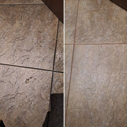 Doczyszczanie posadzki w lokalu gastronomicznym.