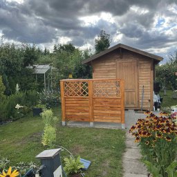 Wykonanie płotu na działce zapewniający więcej prywatności.