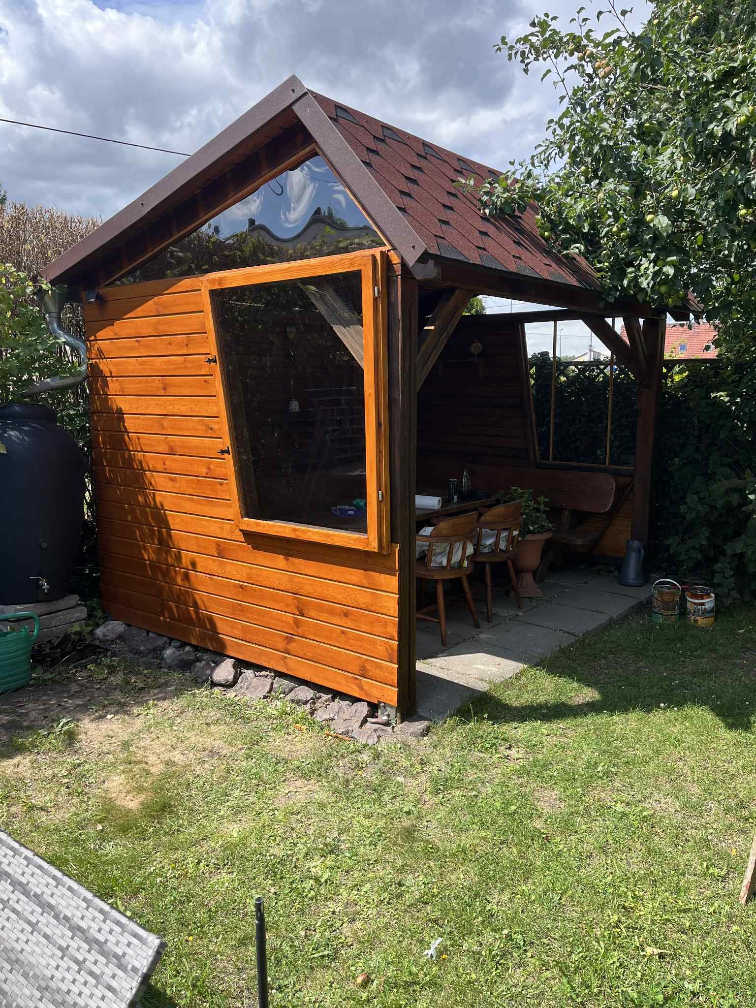 Przebudowa altany wraz z odświeżeniem powierzchni drewnianych