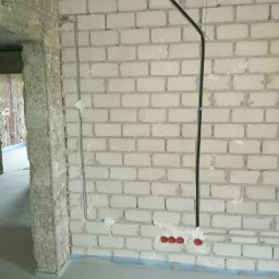 EL Mar MARCIN SOBCZAK - Instalacja podtynkowa antena w peszlu.