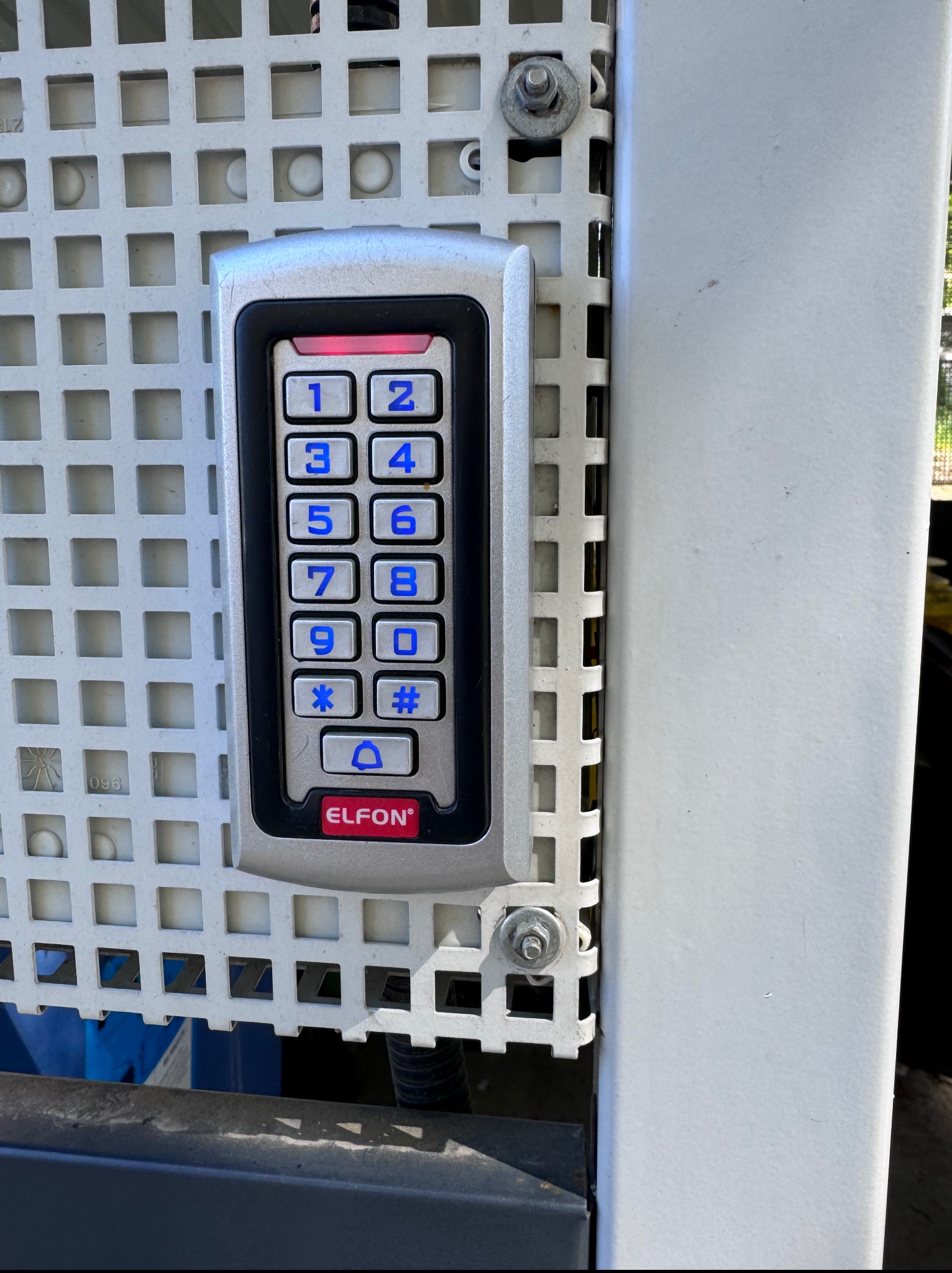 System kontroli dostępu do wiaty śmietnikowej