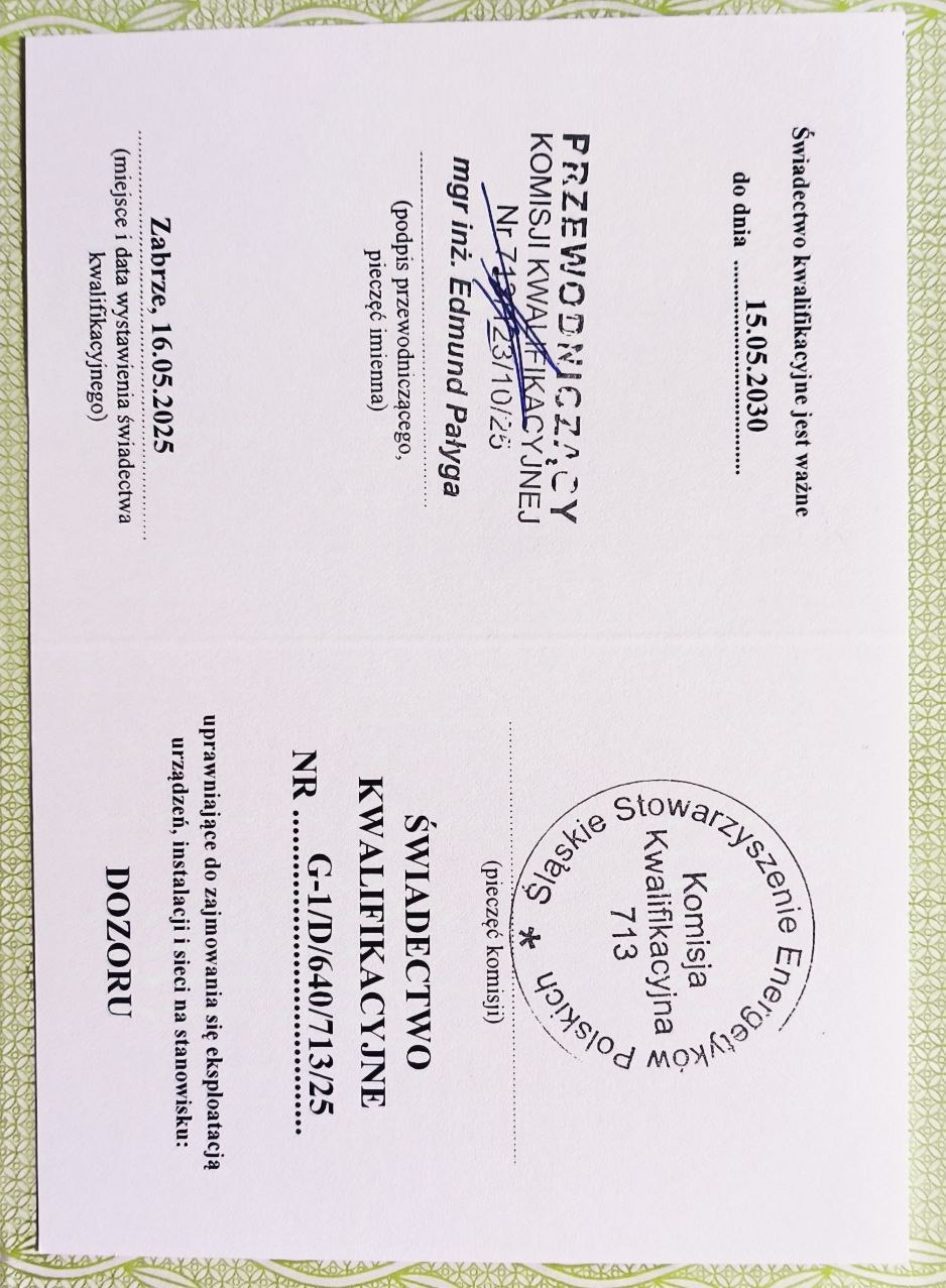 Skan świadectwa kwalifikacyjnego z pieczęciami i podpisami, uprawniającego do zajmowania się eksploatacją urządzeń, instalacji i sieci na stanowisku dozoru.