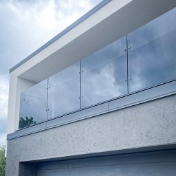 Szklarz Perfectglass Malbork - Balustrada z grafitowego szkła bezpiecznego 10 mm.