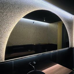 Szklarz Perfectglass Malbork - Lustro półkole z podświetleniem LED