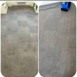 Dywan w biurze przed i po praniu, z plamami po lewej i czysty po prawej, z suszarką do dywanów w tle. Widok z góry.