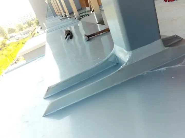 Okucie stopy w attyce .