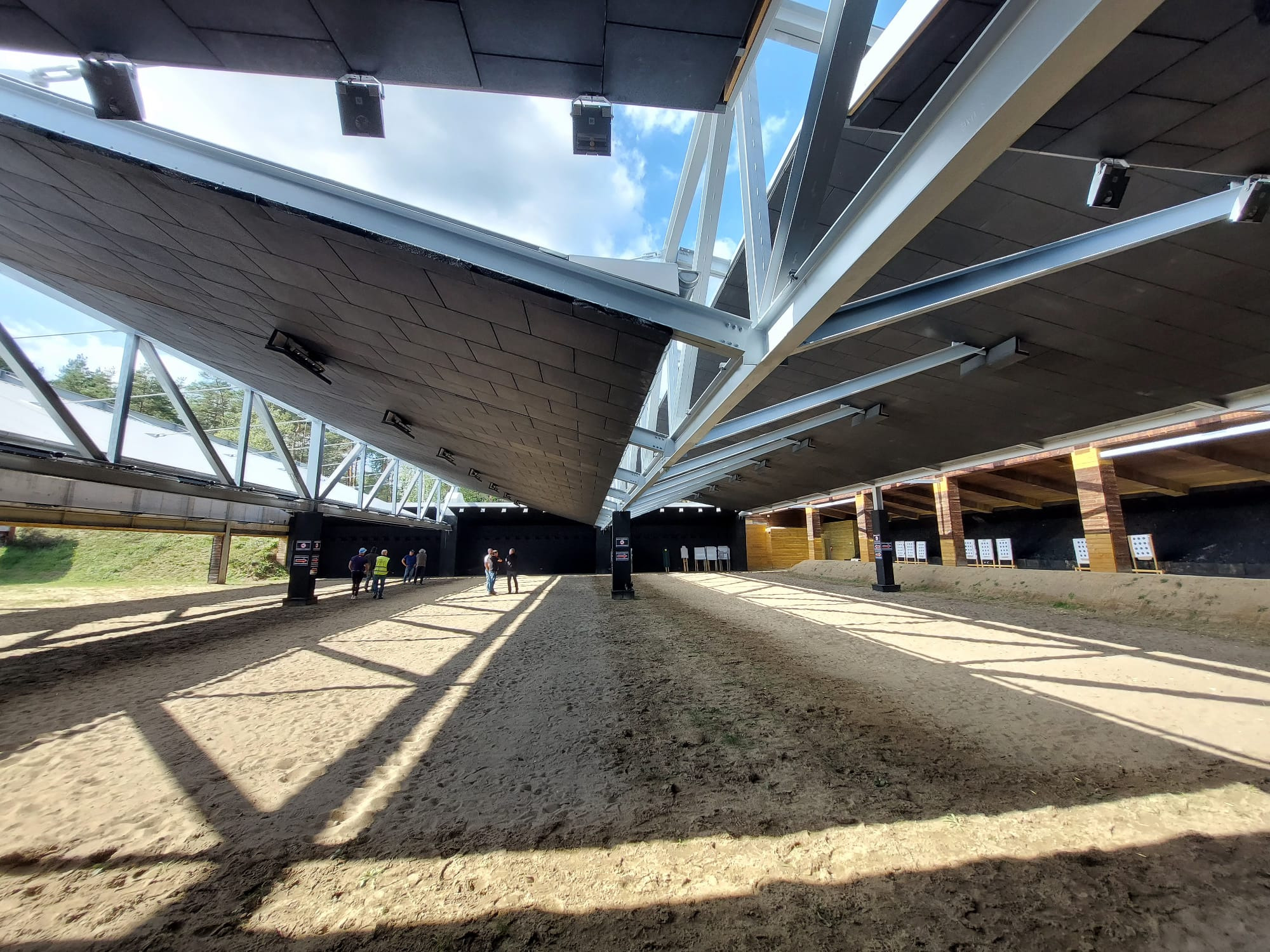 Zadaszenie oraz przebudowa osi strzeleckiej 300m