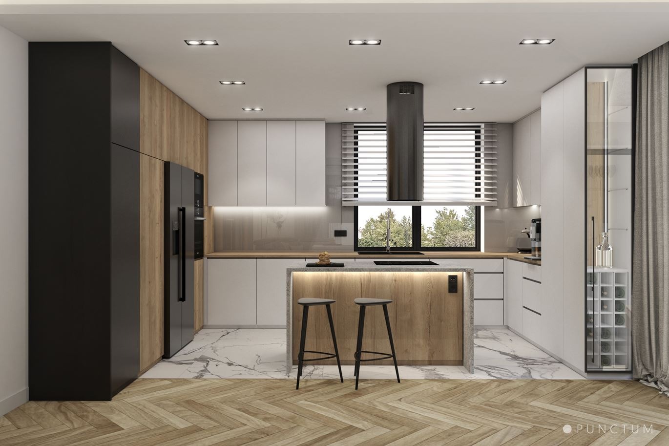 Nowoczesna kuchnia z wyspą i hokerami. Białe szafki, drewniane akcenty, marmurowa podłoga i parkiet w jodełkę. Okno z widokiem na zieleń. Minimalistyczny design.