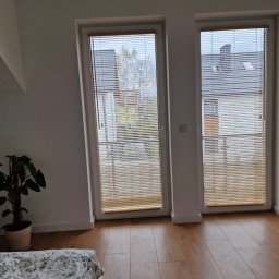 JPMat Blinds Factory JOANNA MATOGA - żaluzja 25mm bambusowa montowana w świetle szyby z prowadzeniem żyłkowym