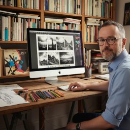 Ponad 20 lat doświadczenia w projektowaniu graficznym, UX/UI oraz kreacji wizualnej.