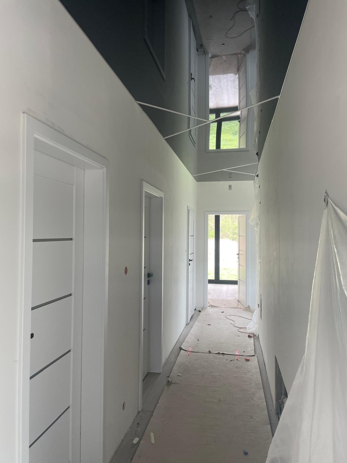 Kompleksowe wykończenie wnętrz, montaż drzwi zewnętrznych oraz wewnętrznych