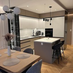 Krystian Suchoparski - Perfekcyjne Szafy Legionowo