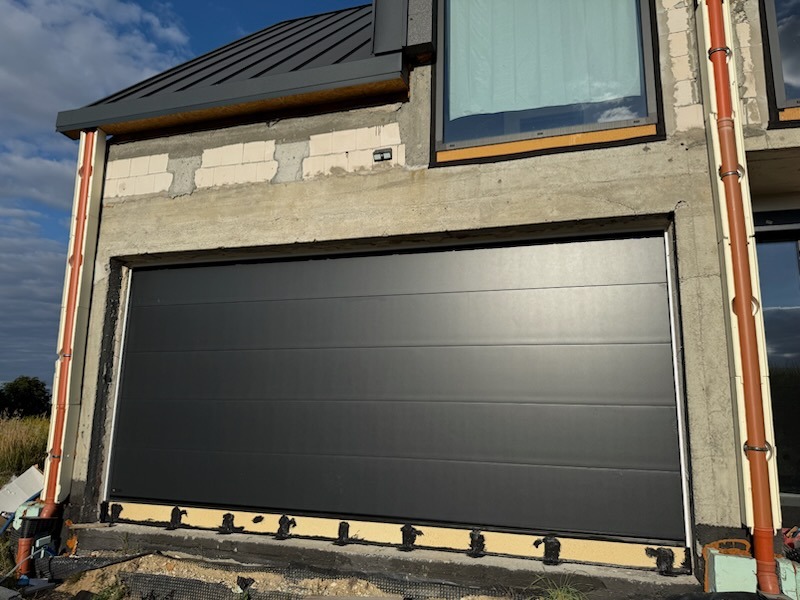 Bramy zewnętrzne garażowe wisniowski i krispol