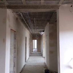 prowadzenie instalacji w domu jednorodzinnym z automatyką 