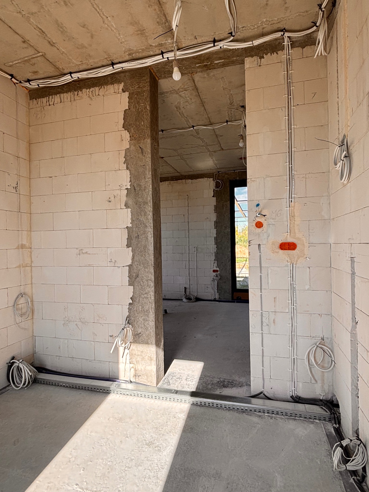 prowadzenie przewodów w nowej instalacji