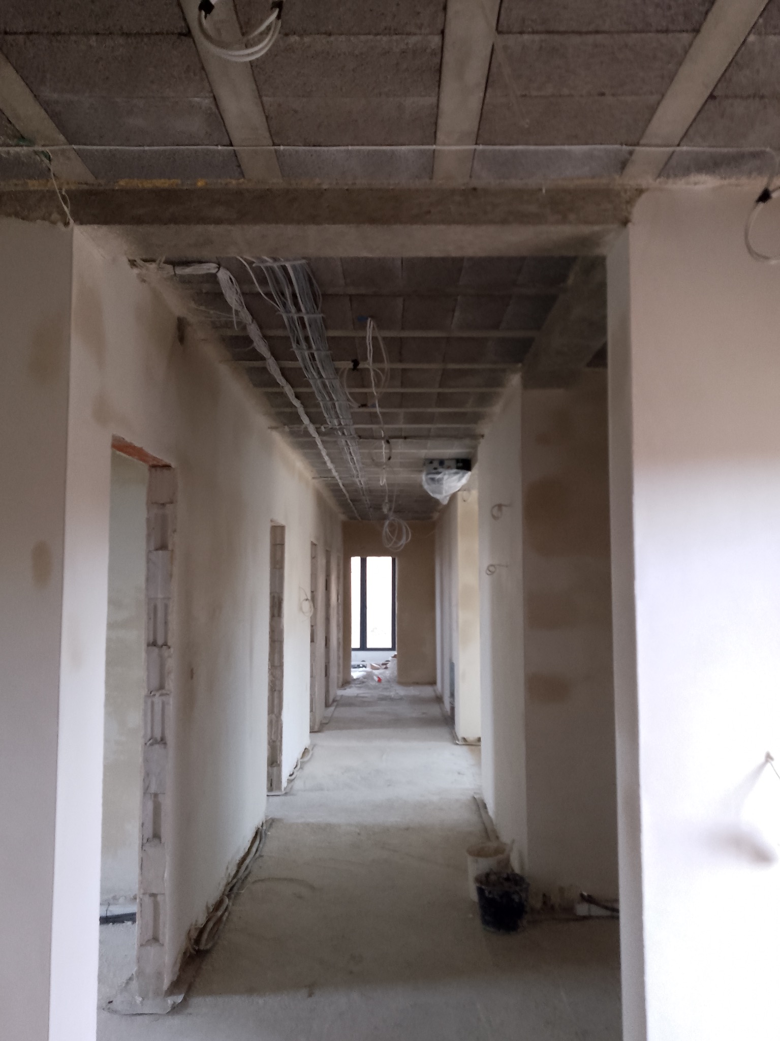 prowadzenie instalacji w domu jednorodzinnym z automatyką