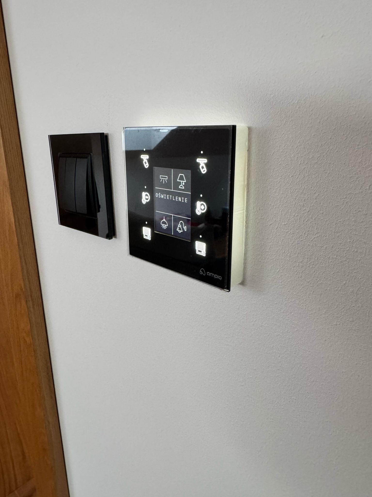 M-dot i M-sesn natynkowe