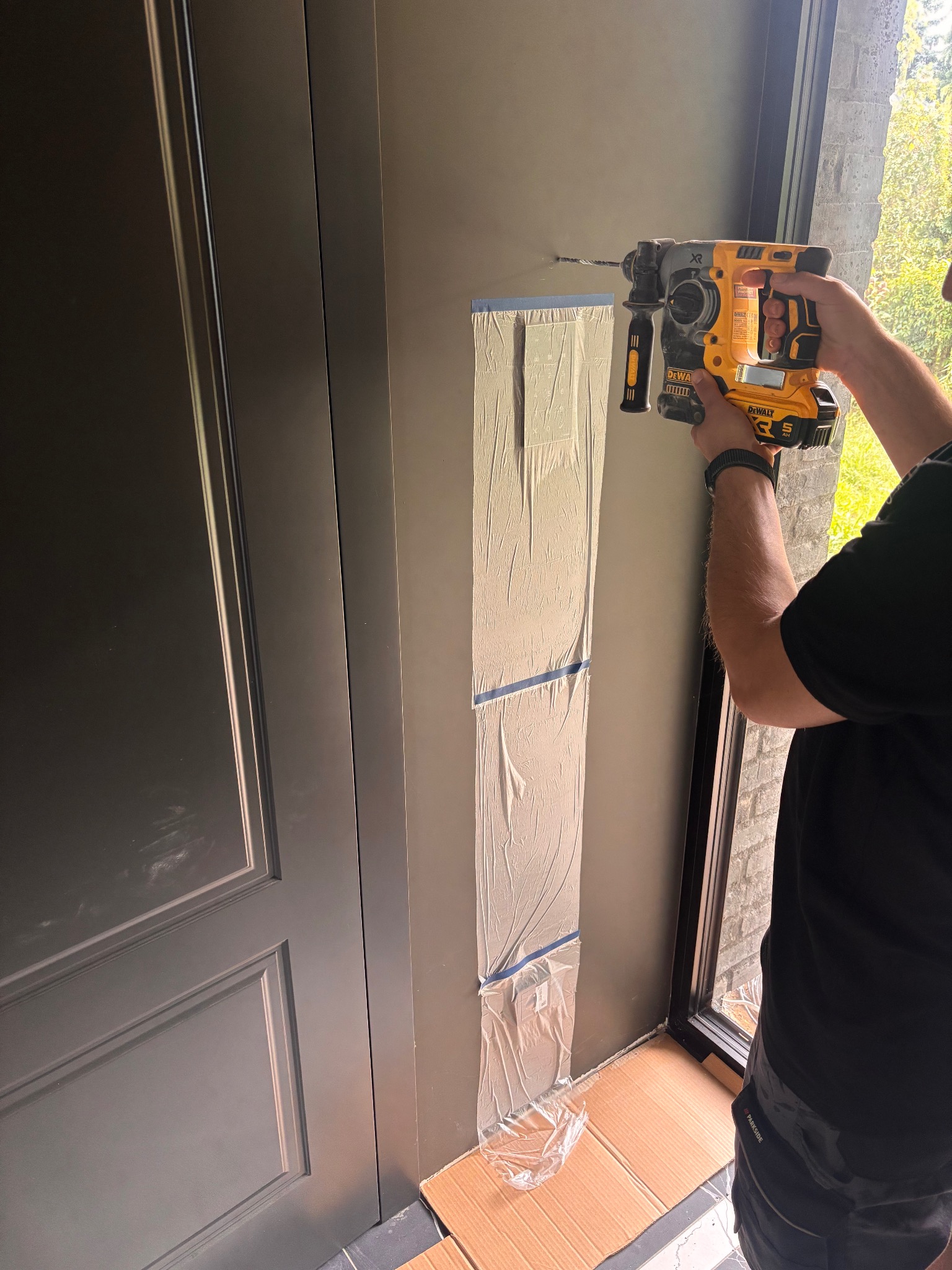 prace montażowe na gotowych ścianach wykonujemy z największą starannością i dbałością